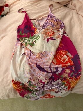 Beaut Natori Gown L Chinoiserie with adjustable straps.